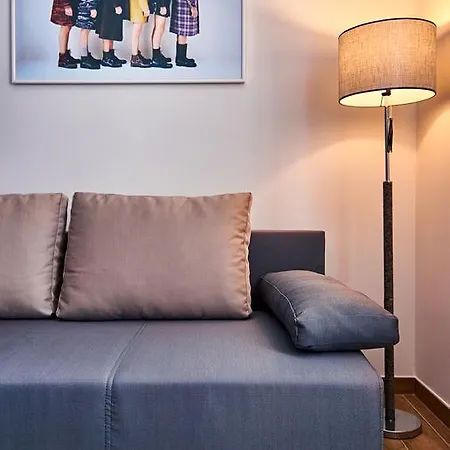 Regina Apartment *